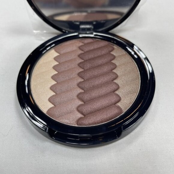 Belle Beauty Chevron eye shadow compact Shades of Plum - Picture 1 of 1